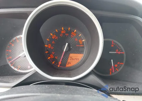 2011 Toyota 4Runner Sr5 V6 z USA, uszkodzony, nr VIN JTEBU5JR9B5055989